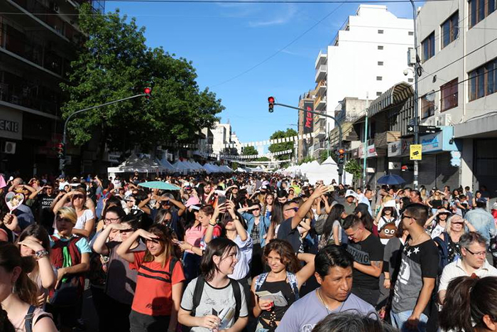  The annual Korean cultural festival on Nov. 4 in Buenos Aires attracts hordes of visitors. (Korean Cultural Center in Argentina) 